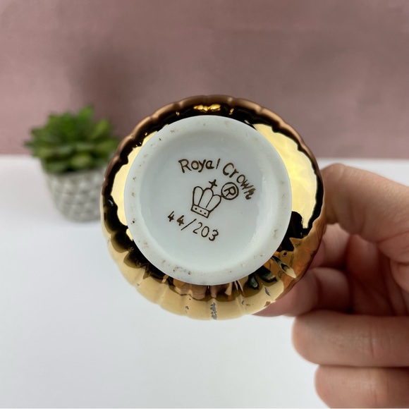 Royal Crown Gold White Vase Home Decor Accent - Picture 3 of 8